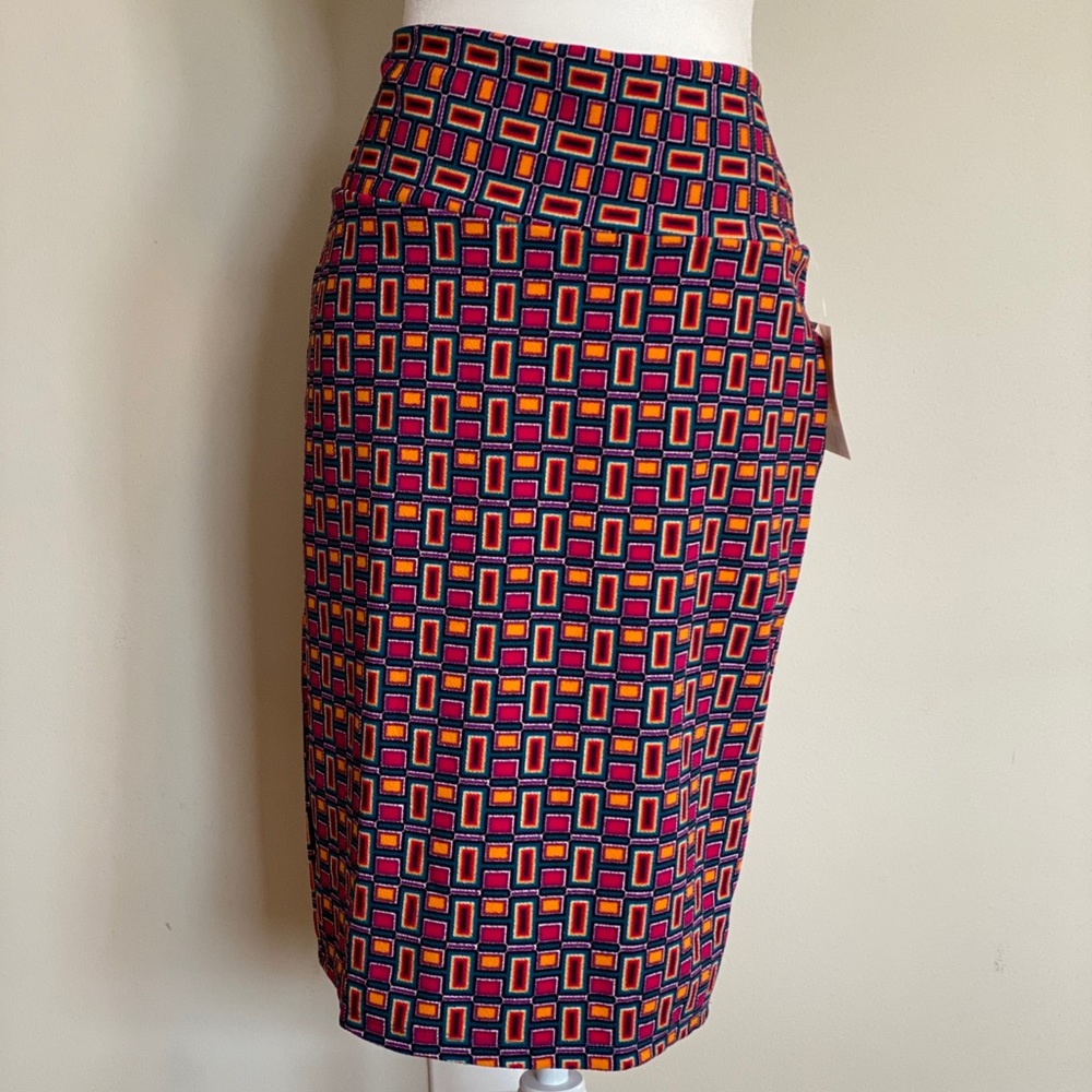 💕 2/$25 SALE LuLaRoe CASSIE size LARGE (14-16)